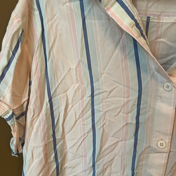 Jasmine + Ginger Striped Collared Short Sleeve Button Down Shirt Size Large - Picture 3 of 5